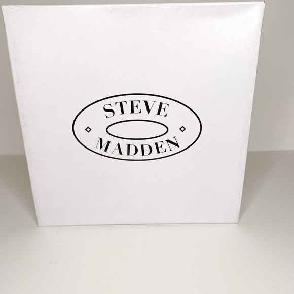 Steve Madden Keystone Faux Fur Trim Lace Up Boot - Picture 8 of 9